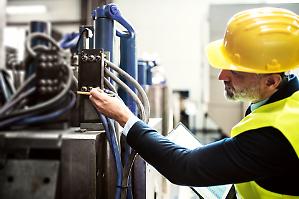 Macchine utensili, crolla l&rsquo;Europa. Gi&ugrave; produzione, consumi e quota di mercato