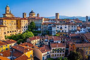 Fondi immobiliari, patrimonio verso quota 150 miliardi (+7,6%)