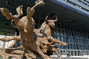 Il blitz Usa spinge le Borse globali. Nuovo record per Wall Street. A trainare sono petrolio e difesa 
