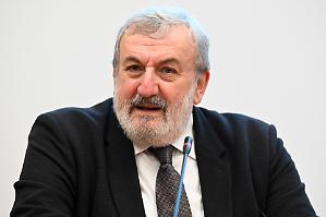 Emiliano alle crisi industriali, Zaia verso Venezia. Successori alla prova dei predecessori pesanti