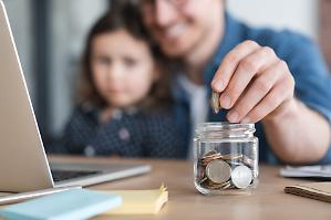 Famiglie pi&ugrave; ricche, due volte il debito. Congiuntura debole, gi&ugrave; l&rsquo;indice Pmi