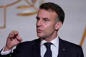 Macron: &laquo;Usa lontani dagli alleati&raquo;. E il Congresso prova a frenare Trump
