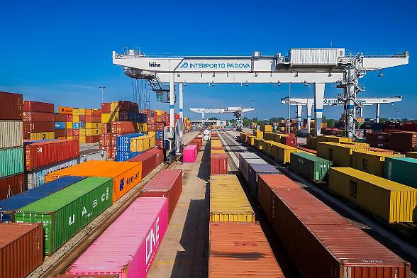 Interporto Padova cambia scala. PSA-Logtainer vincono il terminal