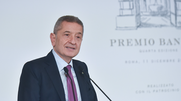 Il Pil '25 sale pi&ugrave; delle stime del governo. Da Bankitalia e Confcommercio un +0,6%. Consumi deboli ma in ripresa sul terziario