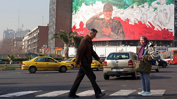 L'Iran protesta per i prezzi.  Il rial tocca i minimi storici
