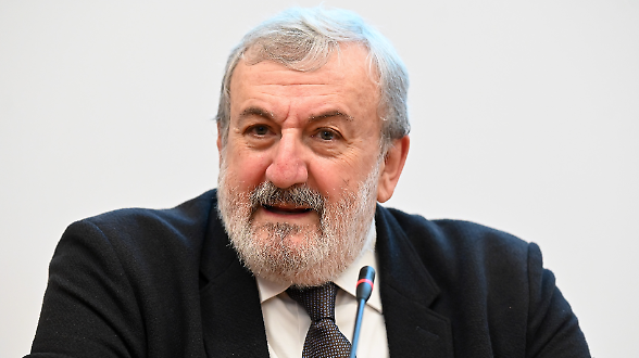 Emiliano alle crisi industriali, Zaia verso Venezia. Successori alla prova dei predecessori pesanti