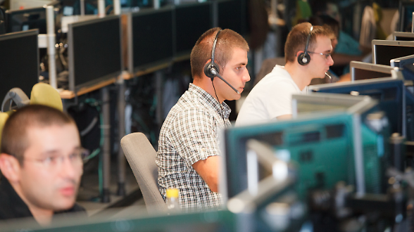 Cambi d&rsquo;appalto e trasferimenti. Scioperano in tutta Italia i settemila operatori dei call center di Enel