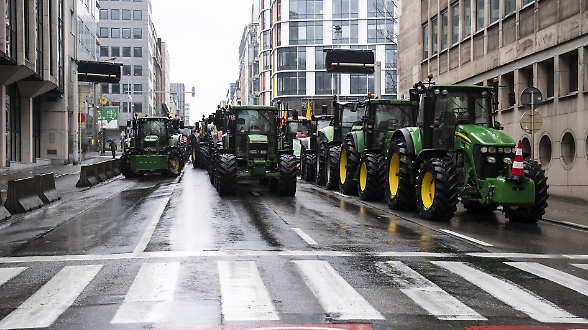 Mercosur, i trattori tornano in strada prima del voto sul patto commerciale