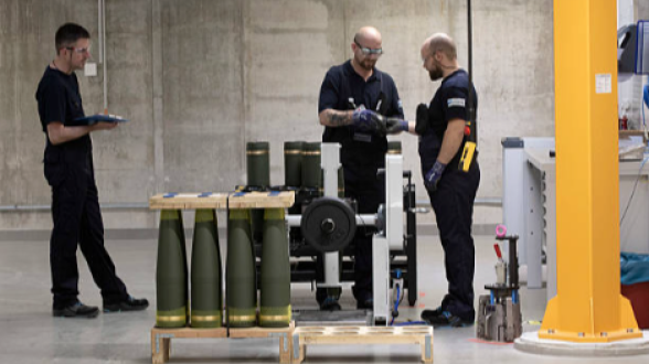 Industria tedesca in ripresa trainata dalla Difesa: a novembre ordinativi +5,6%