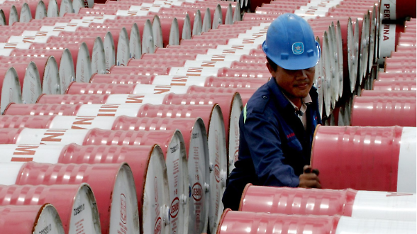 Barile a 50 dollari e mega investimenti. La strategia Trump non piace a Big oil