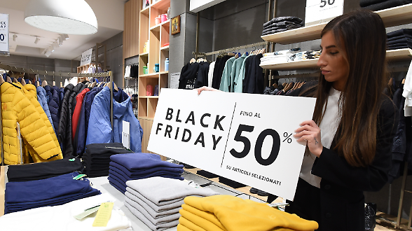 Vendite al dettaglio, ripresa a novembre grazie al Black Friday